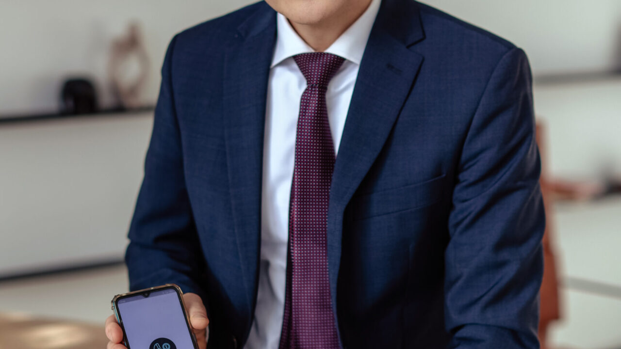 Aplikacja mobilna „Dzwoni windykator”